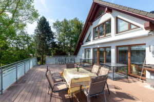 Schöne große Terrasse